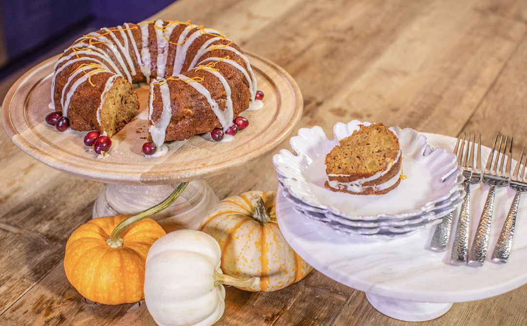 SIMPLE PUMPKIN SPICE APPLE CAKE