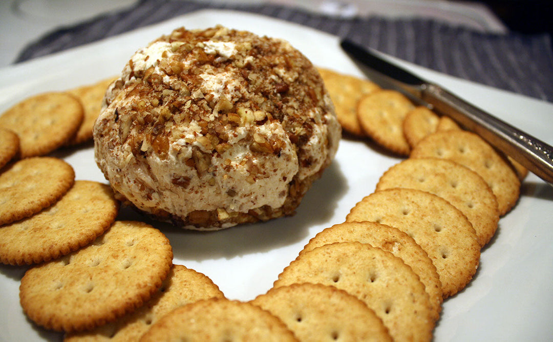 HARD TO MESS-UP CHEESE BALL