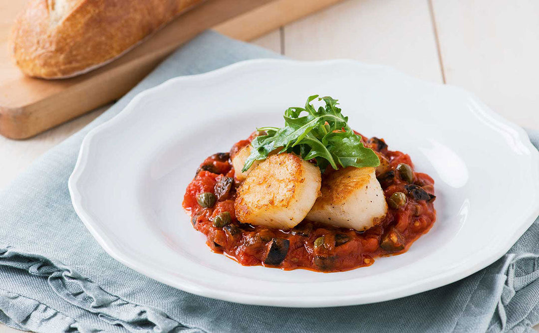 SEARED SCALLOPS WITH PUTTANESCA SAUCE